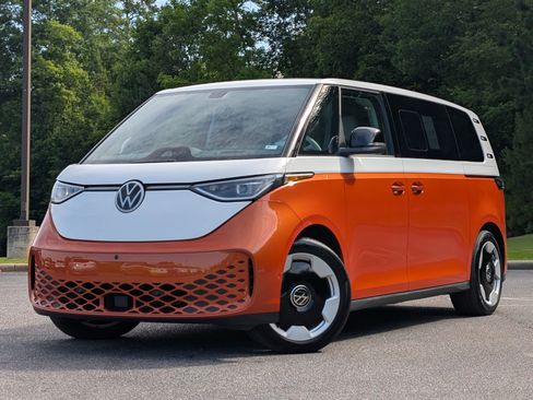 Used 2025 Volkswagen ID. Buzz Pro S Plus RWD image 4