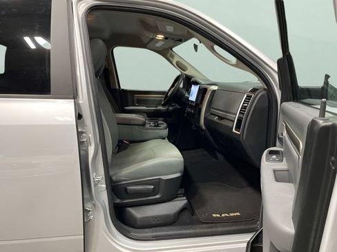 Used 2017 RAM 1500 Classic SLT AWD/4WD image 29