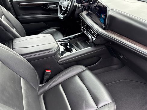 Used 2025 Chevrolet Tahoe Z71 image 21