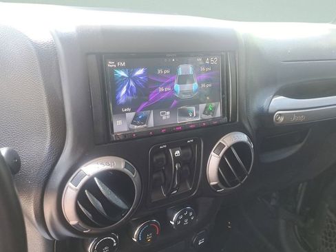 Used 2017 Jeep Wrangler Unlimited Sport w/ Quick Order Package 24S AWD/4WD image 16