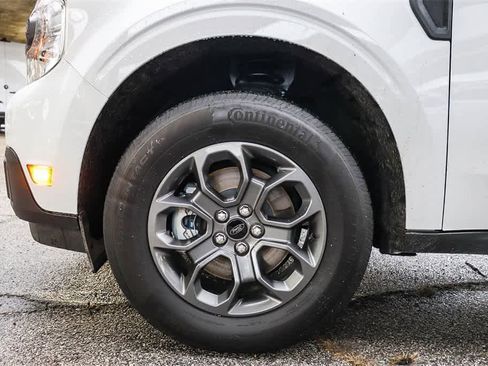 Used 2024 Ford Maverick XLT image 11