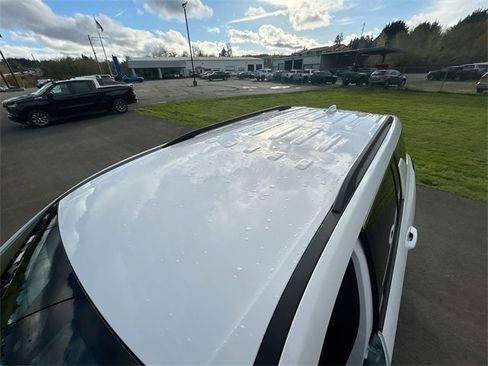 New 2026 Chevrolet Traverse LT image 20