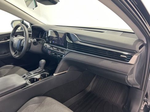 Used 2025 Toyota Camry LE image 24