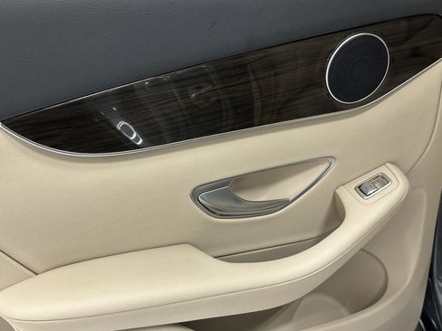 Certified 2022 Mercedes-Benz GLC 300 image 24