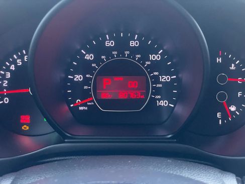 Used 2015 Kia Soul + image 10