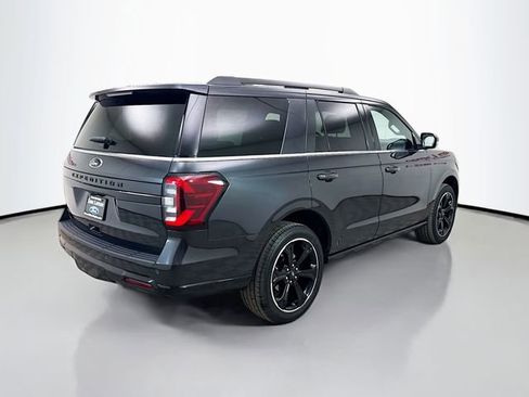 Used 2024 Ford Expedition Limited image 7