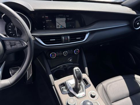 Used 2022 Alfa Romeo Stelvio Ti image 19