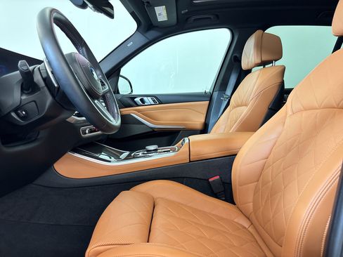 Used 2024 BMW X5 M60i w/ Parking Assistance Package image 5