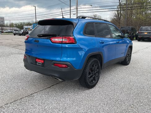 Used 2018 Jeep Cherokee Limited w/ High Altitude Package AWD/4WD image 7