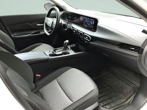 Used 2026 Nissan Sentra SV w/ Floor Mat Package FWD image 14