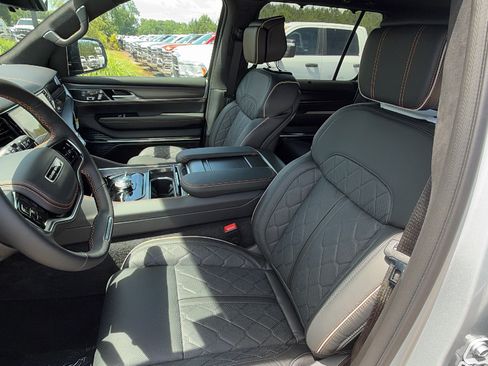 New 2026 Jeep Grand Wagoneer Summit AWD/4WD image 16