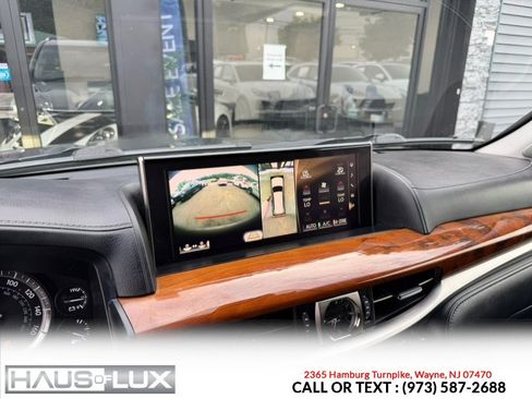 Used 2018 Lexus LX 570 4WD w/ Luxury Package image 33