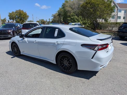 Used 2023 Toyota Camry SE image 6