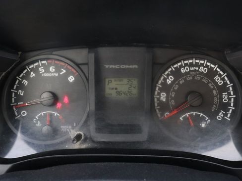 Used 2017 Toyota Tacoma 4x4 Access Cab image 39