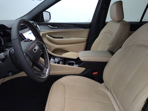 Used 2022 Jeep Grand Cherokee Limited 4xe w/ Luxury Tech Group II image 17