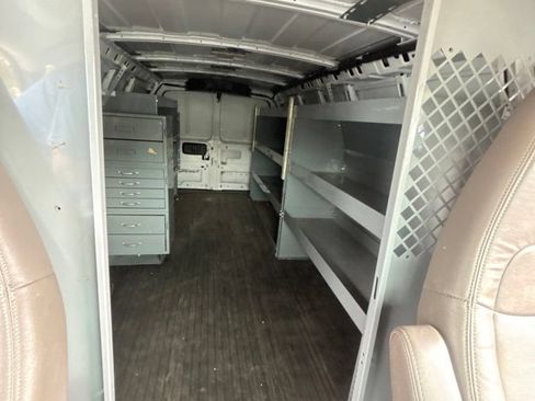Used 2018 Chevrolet Express 3500 Extended w/ Driver Convenience Package RWD image 11