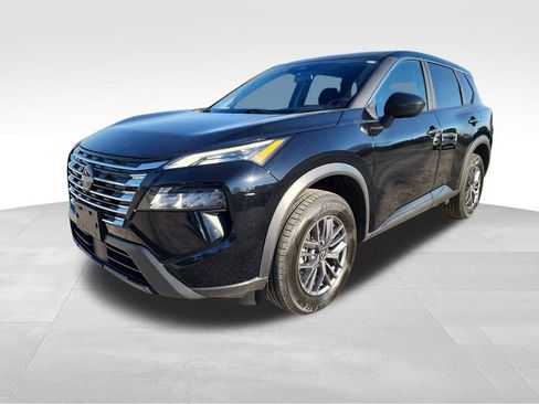 Used 2024 Nissan Rogue S image 3