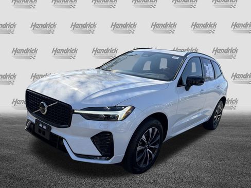 Certified 2025 Volvo XC60 B5 Core image 5