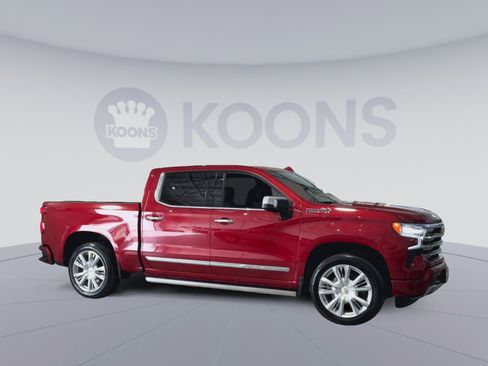 Used 2025 Chevrolet Silverado 1500 High Country AWD/4WD image 2