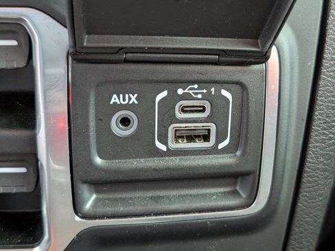 Used 2021 Jeep Gladiator Overland AWD/4WD image 19