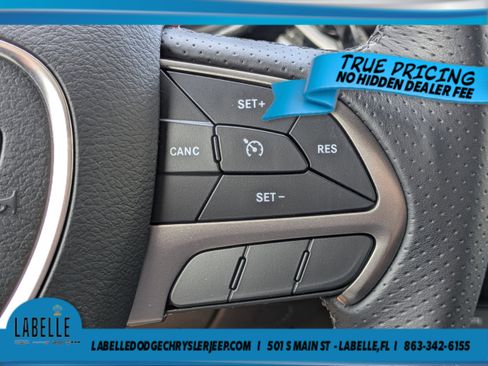 Used 2024 Dodge Durango SXT AWD/4WD image 21