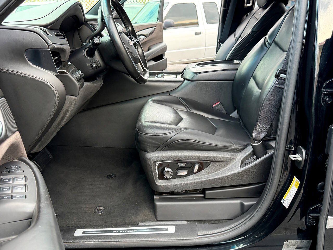 Used 2016 Cadillac Escalade Platinum AWD/4WD image 19