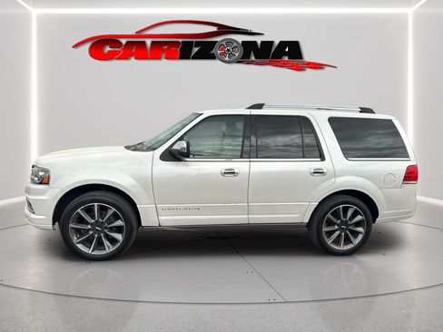 Used 2017 Lincoln Navigator Reserve AWD/4WD image 10