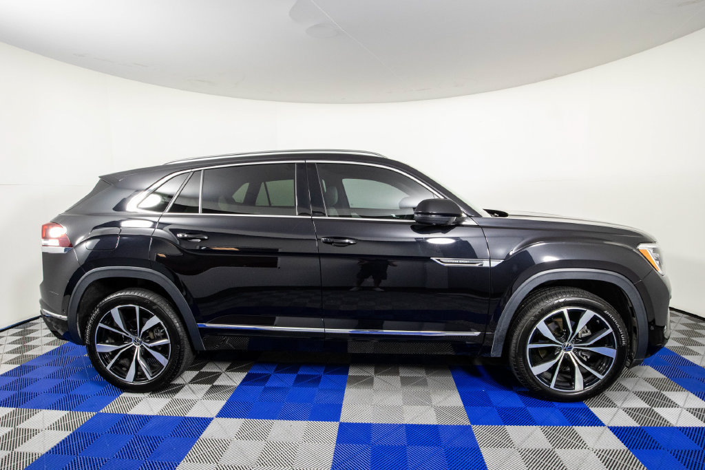 Used 2024 Volkswagen Atlas Cross Sport SEL Premium R-Line AWD/4WD image 4
