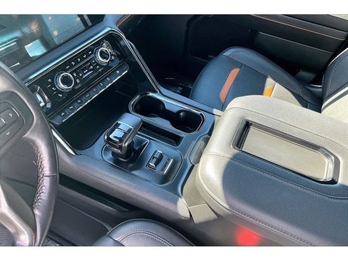 Used 2022 GMC Sierra 1500 AT4 AWD/4WD image 16