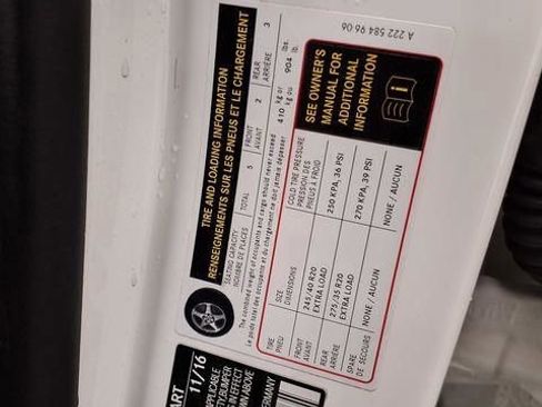 Used 2017 Mercedes-Benz S 550 Sedan image 37