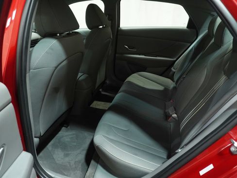 Used 2022 Hyundai Elantra SEL FWD image 15