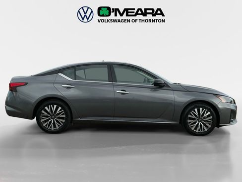 Used 2024 Nissan Altima 2.5 SV image 6