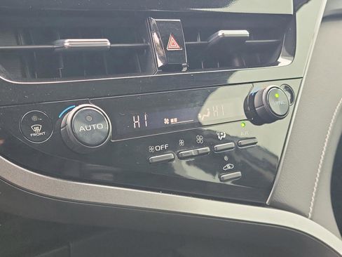 Used 2023 Toyota Camry SE image 16