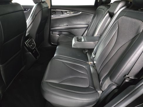 Certified 2022 Lincoln Nautilus Reserve FWD image 12