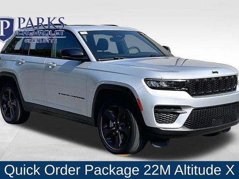 Used 2023 Jeep Grand Cherokee Altitude AWD/4WD image 1