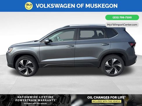 New 2026 Volkswagen Taos SE image 4