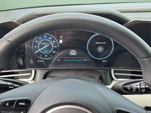 Certified 2025 Hyundai Elantra Limited FWD image 25