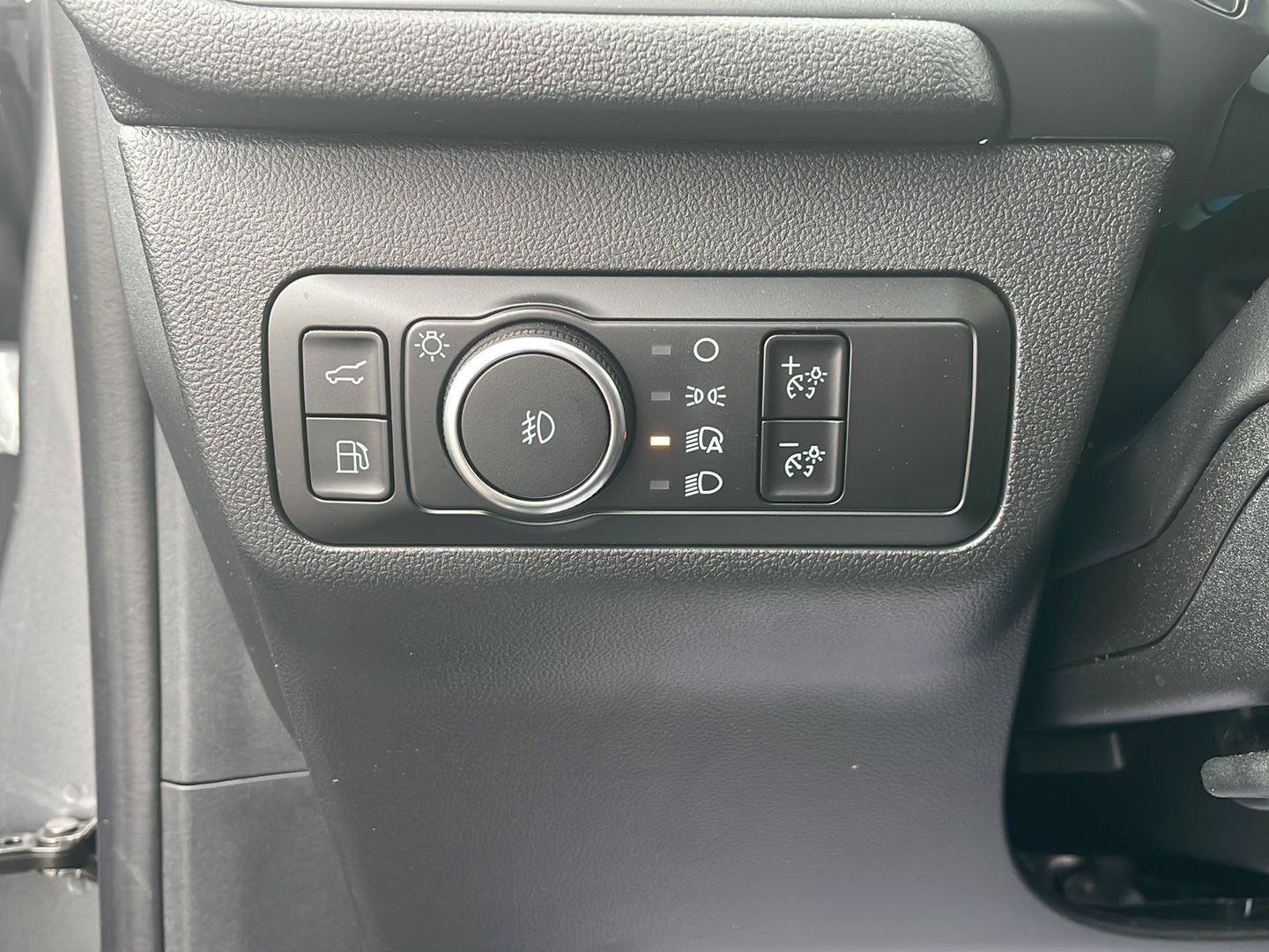 Used 2026 Ford Escape Platinum w/ Premium Technology Package AWD/4WD image 13
