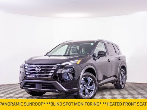 Used 2024 Nissan Rogue SV w/ SV Premium Package image 2