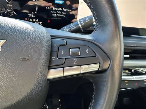 Used 2025 Cadillac XT4 Premium Luxury image 13