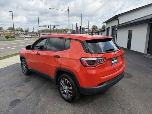 Used 2019 Jeep Compass Sport FWD image 4