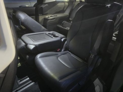 Used 2025 Kia Carnival SX image 9