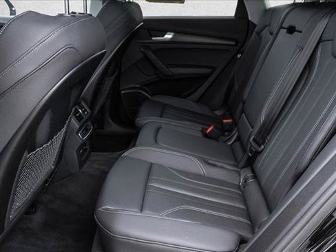 Used 2025 Audi Q5 2.0T Premium Plus w/ Premium Plus Package AWD/4WD image 22