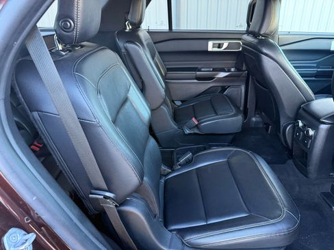 Used 2020 Ford Explorer XLT w/ Equipment Group 202A image 31