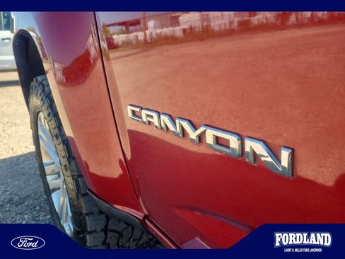 Used 2017 GMC Canyon SLT w/ Driver Alert Package AWD/4WD image 24