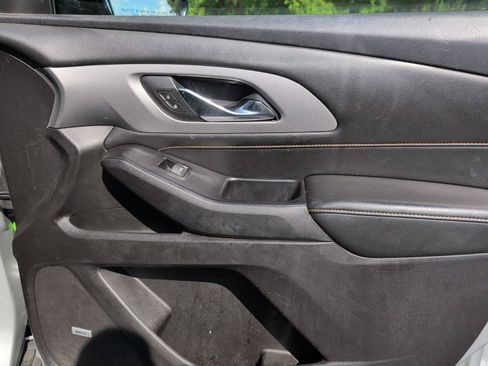 Used 2018 Chevrolet Traverse LT FWD image 40