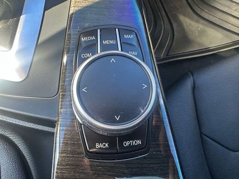 Used 2018 BMW 320i xDrive 320i xDrive image 24