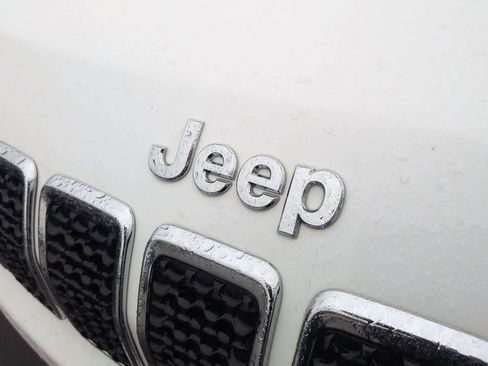 Used 2020 Jeep Cherokee Limited image 11