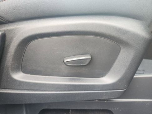 Used 2025 Ford Explorer Active image 12