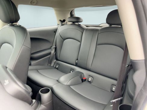 Used 2019 MINI Cooper 2-Door Hardtop image 25